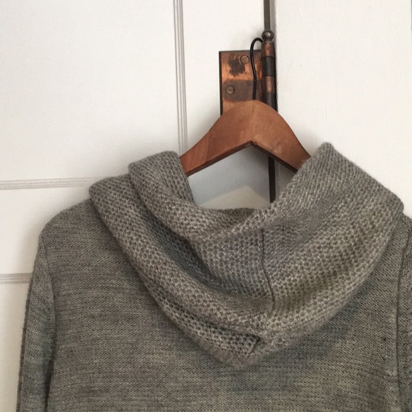 Cozy asymmetrical sweater from OLIVE des OLIVE - Picture 4 of 5